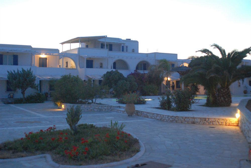 Fyrogenis Palace Parikia  Luaran gambar